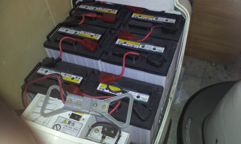床洗浄機バッテリー交換（RP007）