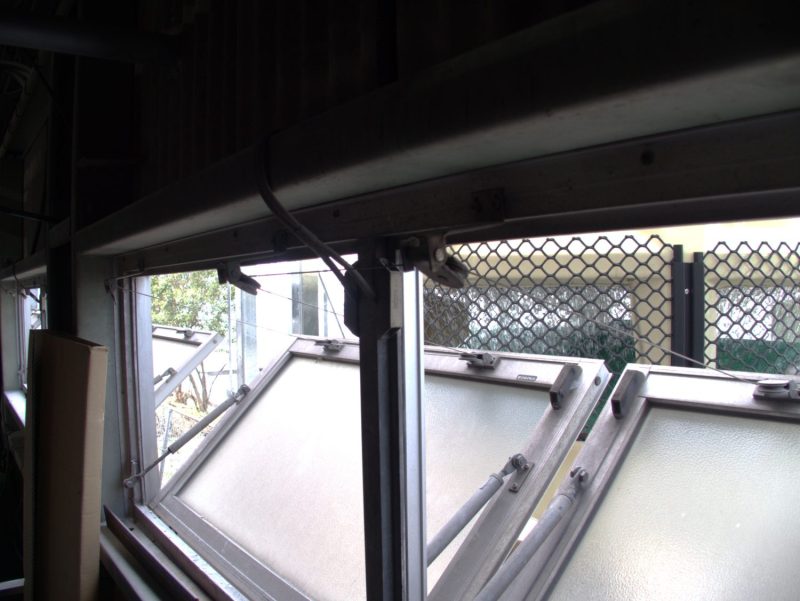 ワイヤー開閉式排煙窓修繕工事（RP062）