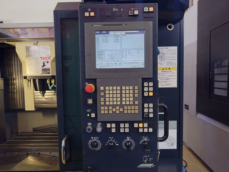 立型マシニングセンター(UMK032)