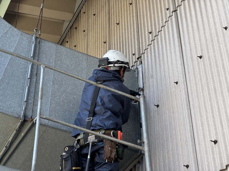 外壁有圧換気扇撤去および更新工事(RP088)