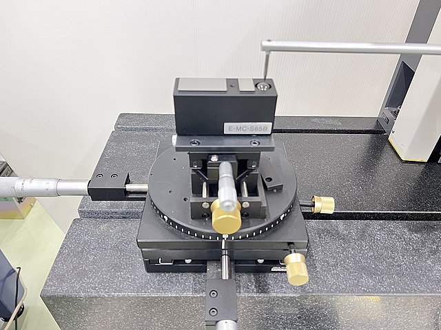 輪郭形状測定機(UMK340)