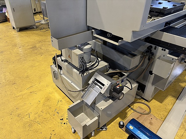 平面研削盤(UMK335)